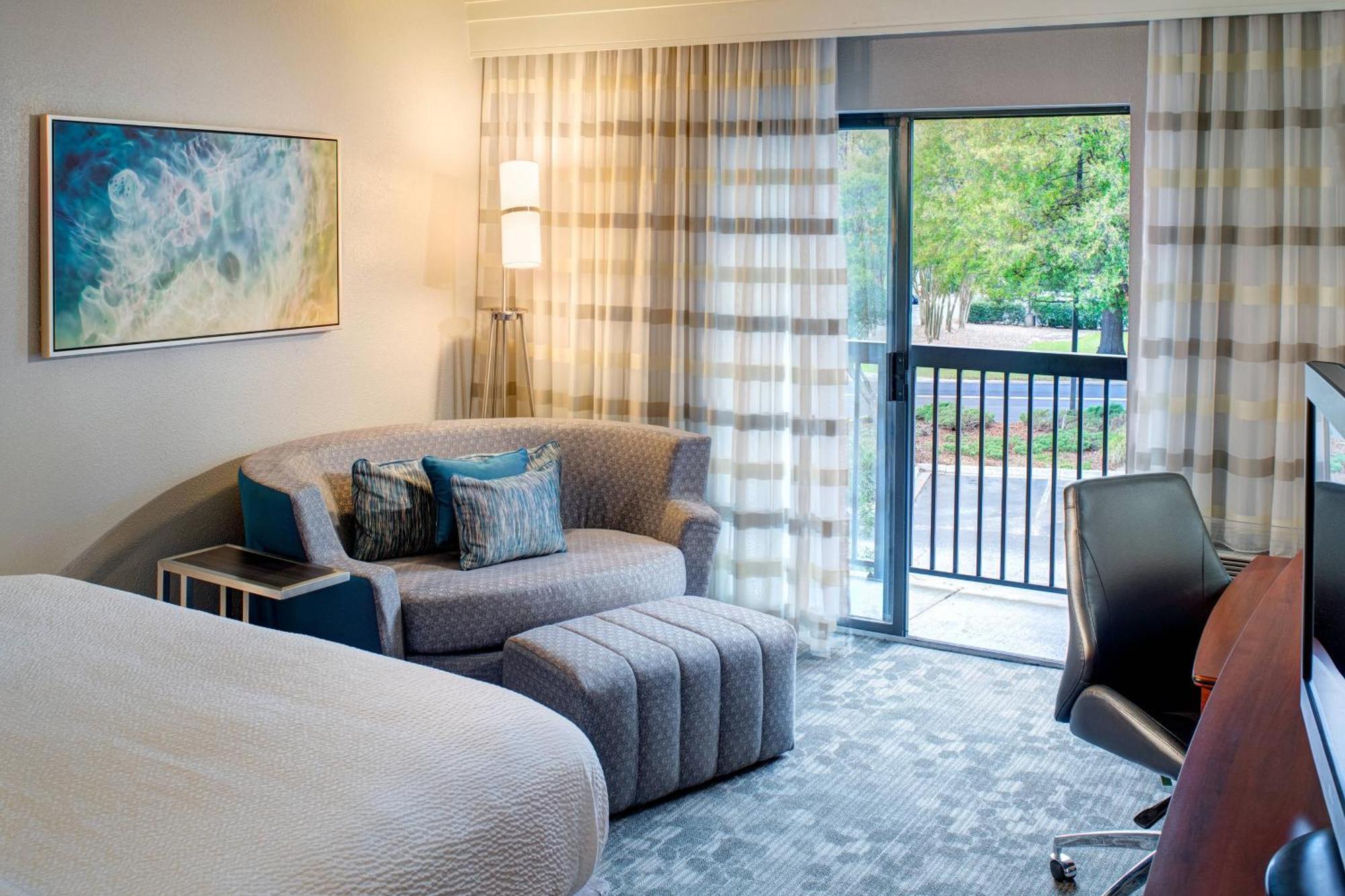 Courtyard By Marriott Columbia Northeast/Fort Jackson Area Bagian luar foto