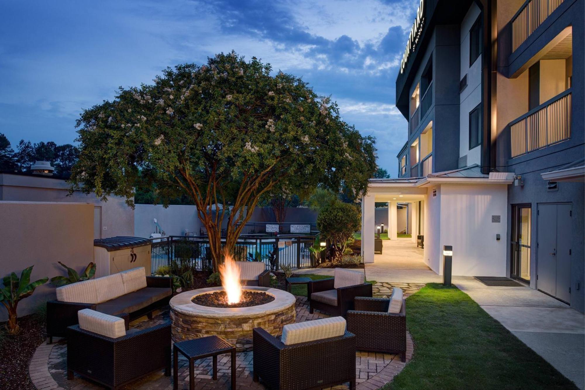 Courtyard By Marriott Columbia Northeast/Fort Jackson Area Bagian luar foto