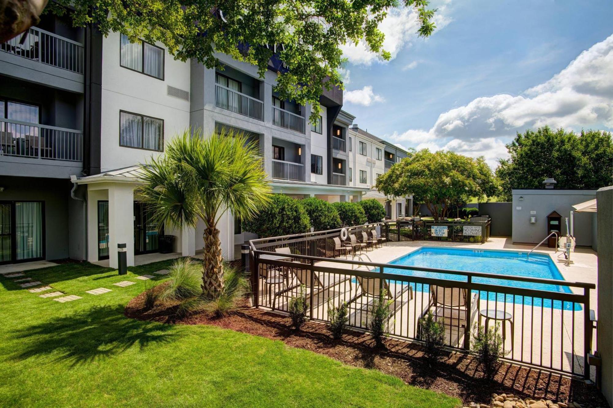 Courtyard By Marriott Columbia Northeast/Fort Jackson Area Bagian luar foto